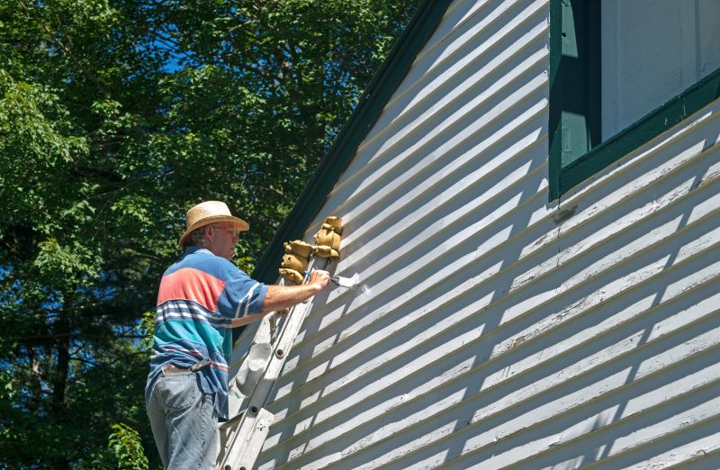 When to Hire for Siding Services